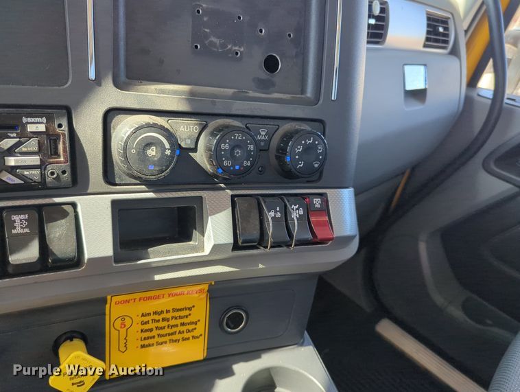 image for item MY9955 2020 Kenworth T680  semi truck