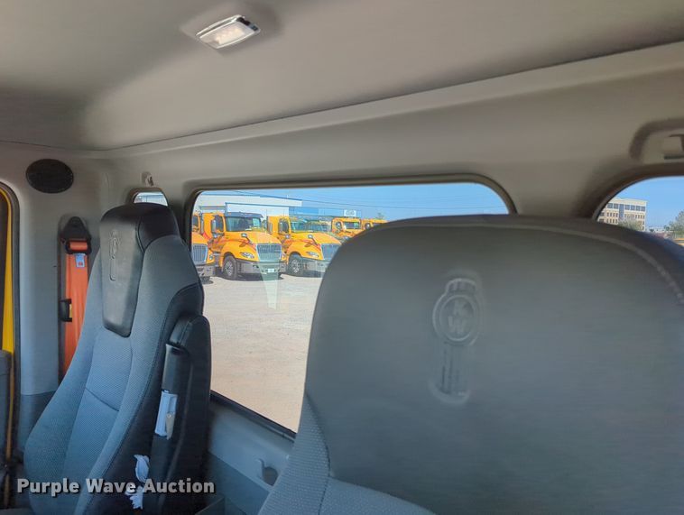 image for item MY9955 2020 Kenworth T680  semi truck