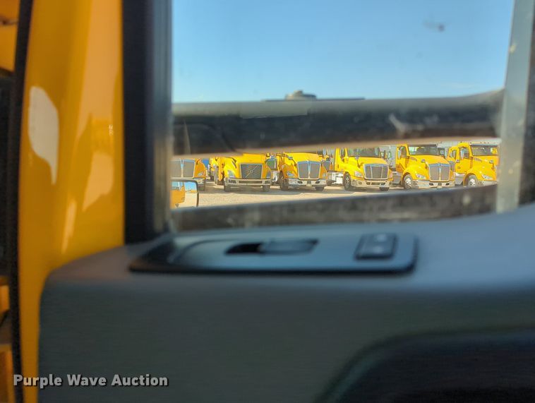 image for item MY9955 2020 Kenworth T680  semi truck