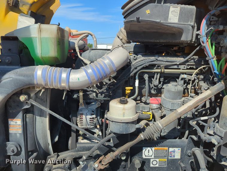 image for item MY9955 2020 Kenworth T680  semi truck