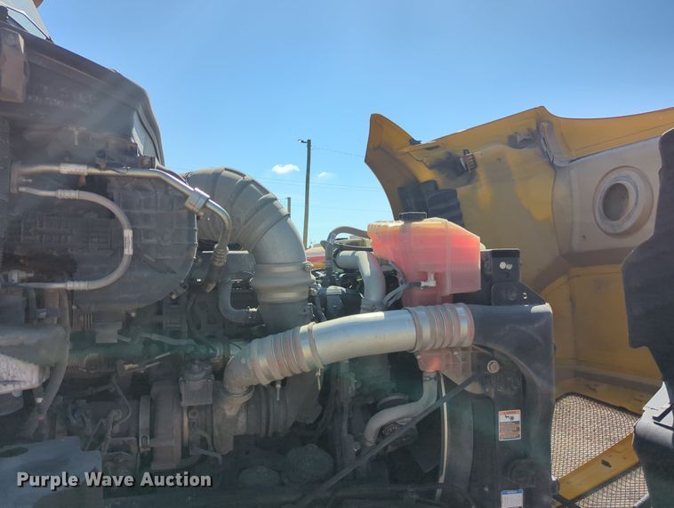 image for item MY9955 2020 Kenworth T680  semi truck