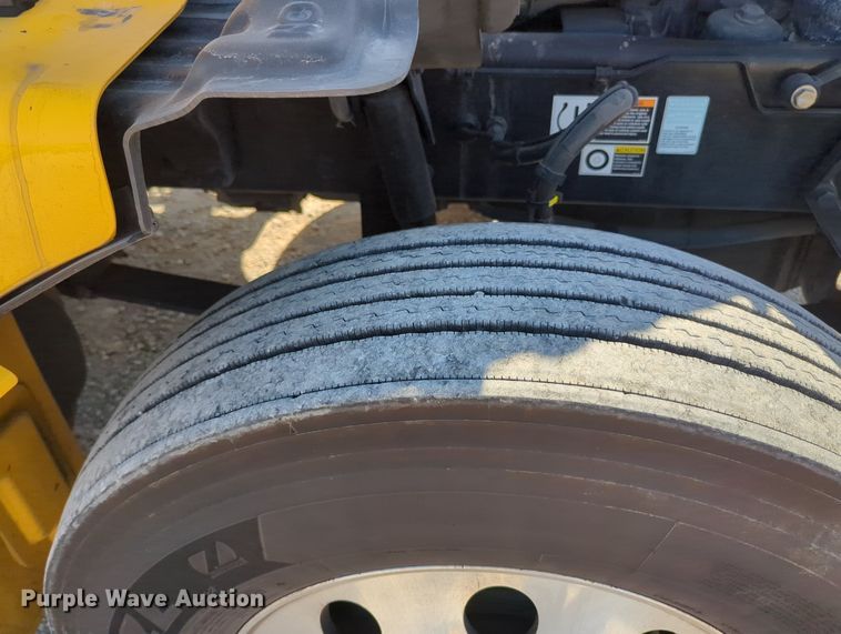 image for item MY9955 2020 Kenworth T680  semi truck