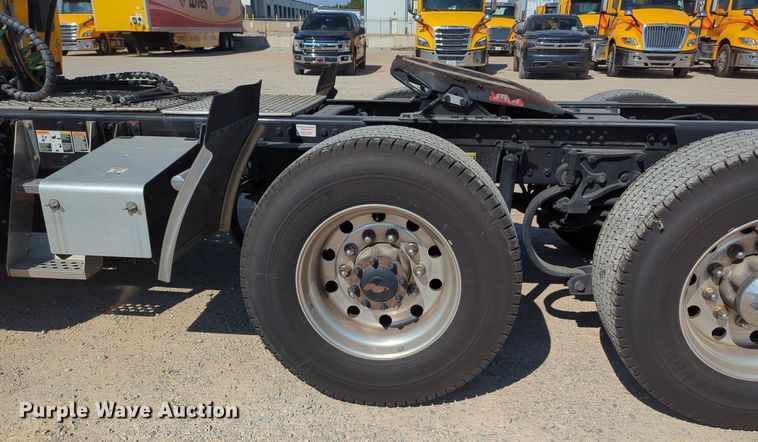 image for item MY9955 2020 Kenworth T680  semi truck