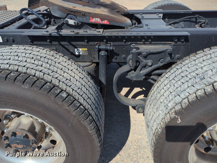 image for item MY9955 2020 Kenworth T680  semi truck