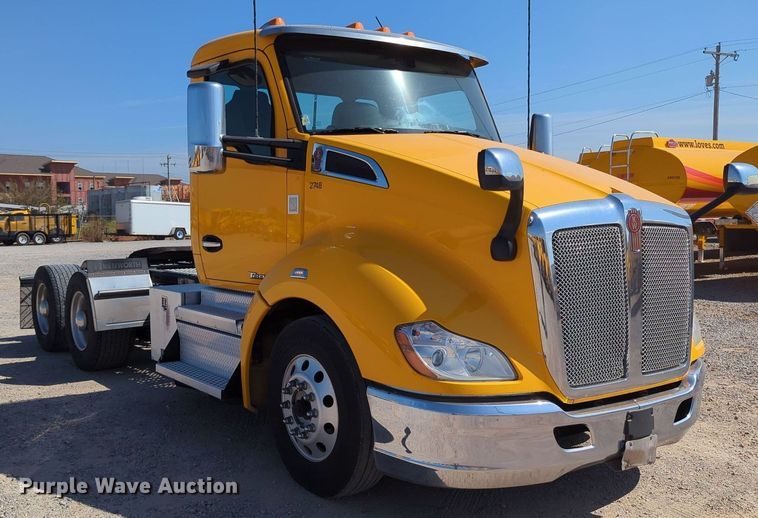 image for item MY9956 2020 Kenworth T680 semi truck