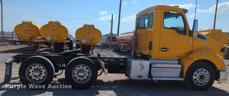 image for item MY9956 2020 Kenworth T680 semi truck