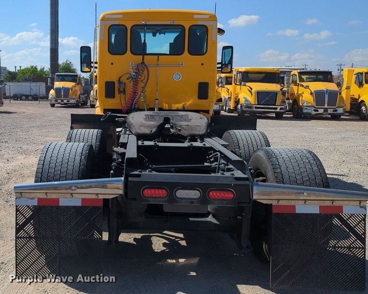 image for item MY9956 2020 Kenworth T680 semi truck