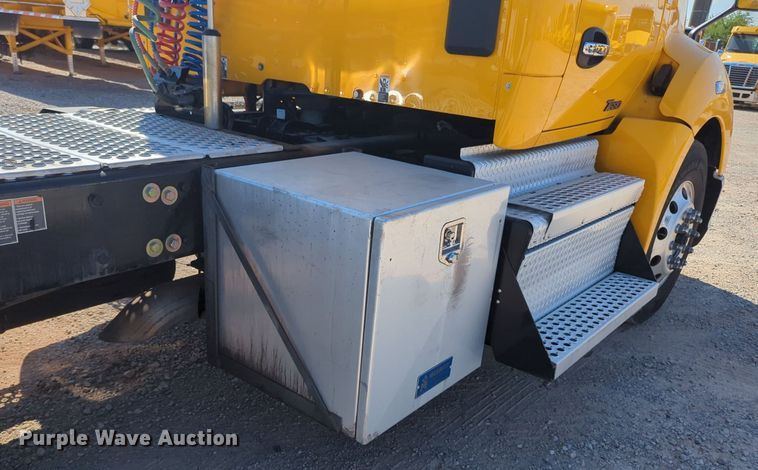 image for item MY9956 2020 Kenworth T680 semi truck