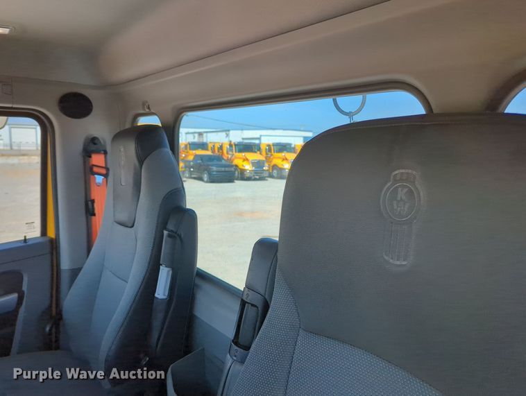 image for item MY9956 2020 Kenworth T680 semi truck