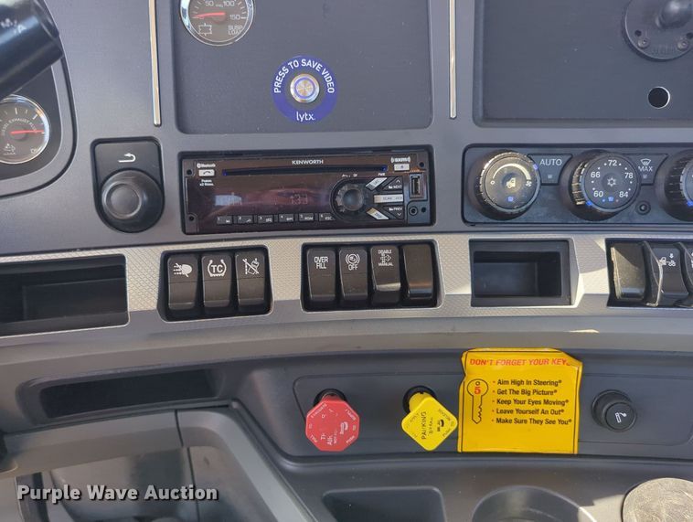 image for item MY9956 2020 Kenworth T680 semi truck