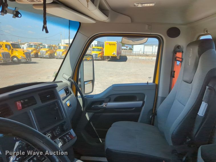 image for item MY9956 2020 Kenworth T680 semi truck