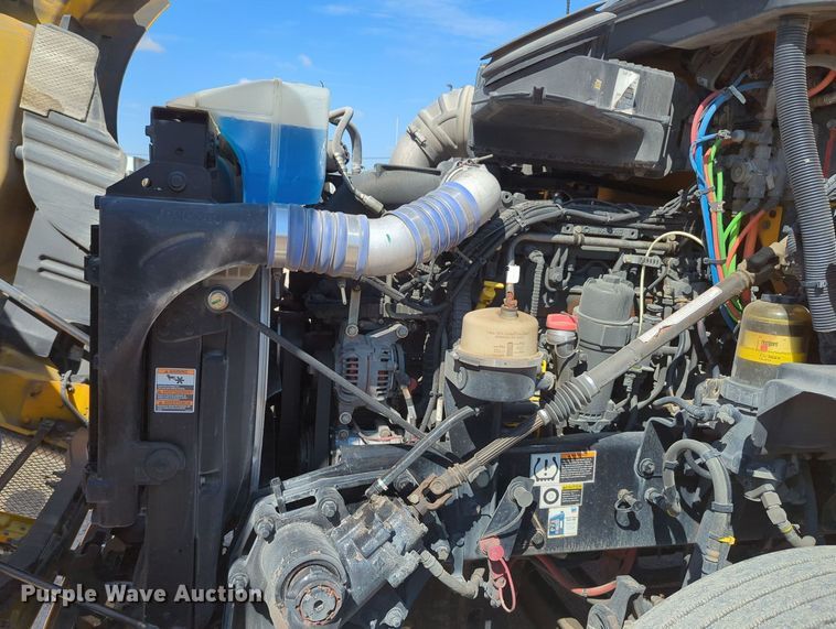 image for item MY9956 2020 Kenworth T680 semi truck