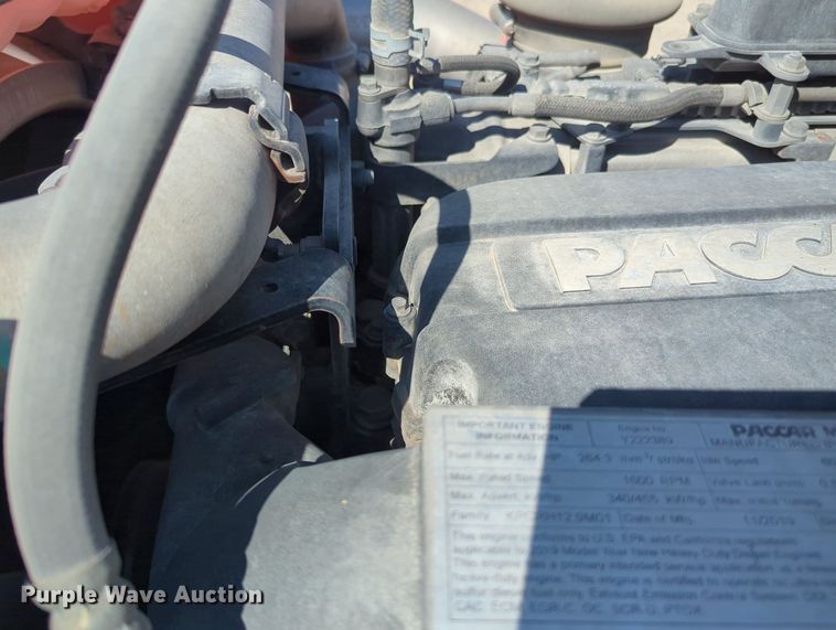 image for item MY9956 2020 Kenworth T680 semi truck