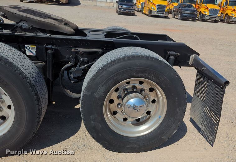 image for item MY9956 2020 Kenworth T680 semi truck