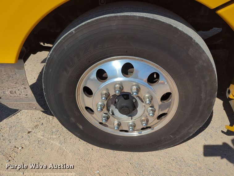 image for item MY9956 2020 Kenworth T680 semi truck