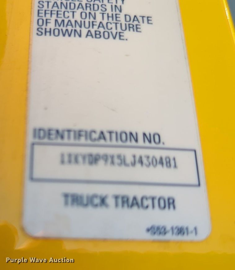 image for item MY9956 2020 Kenworth T680 semi truck