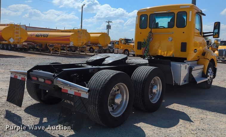 image for item MY9957 2020 Kenworth T680 semi truck