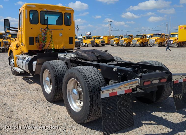 image for item MY9957 2020 Kenworth T680 semi truck