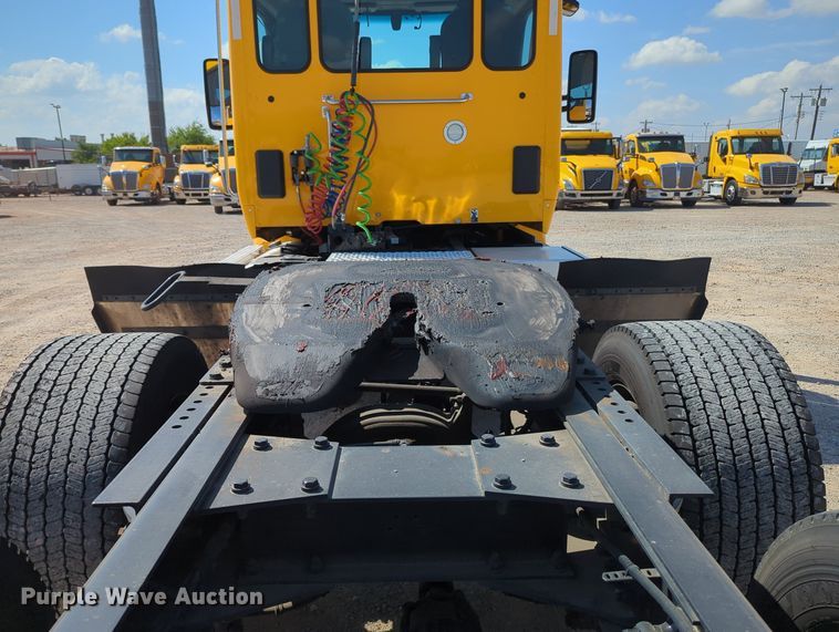 image for item MY9957 2020 Kenworth T680 semi truck