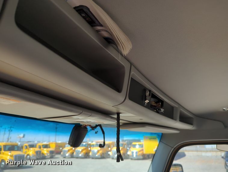 image for item MY9957 2020 Kenworth T680 semi truck