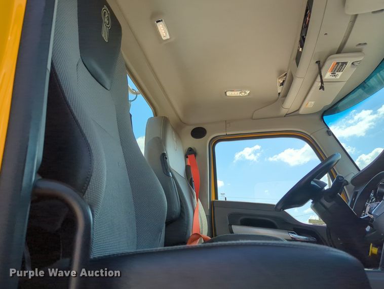 image for item MY9957 2020 Kenworth T680 semi truck