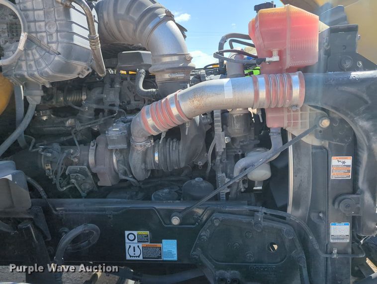 image for item MY9957 2020 Kenworth T680 semi truck