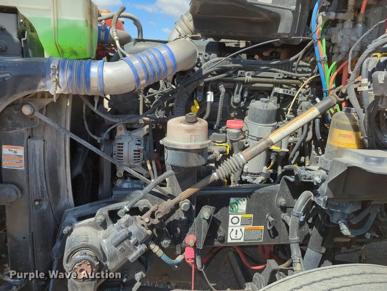 image for item MY9957 2020 Kenworth T680 semi truck