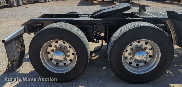 image for item MY9957 2020 Kenworth T680 semi truck