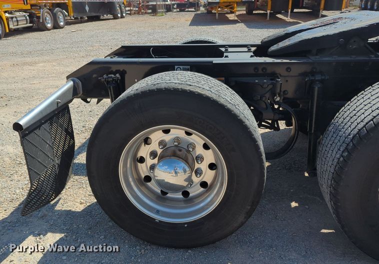 image for item MY9957 2020 Kenworth T680 semi truck