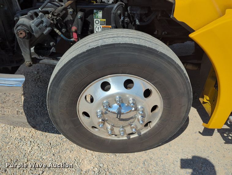 image for item MY9957 2020 Kenworth T680 semi truck