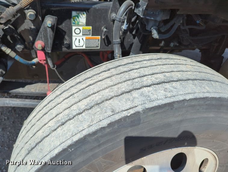 image for item MY9957 2020 Kenworth T680 semi truck