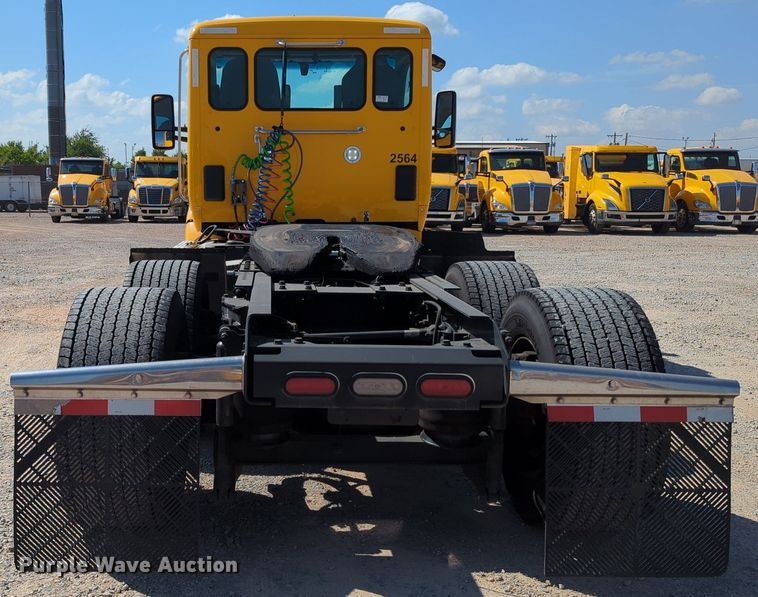 image for item MY9958 2019 Kenworth T680 semi truck