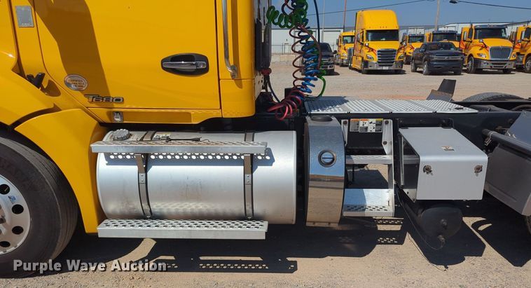 image for item MY9958 2019 Kenworth T680 semi truck