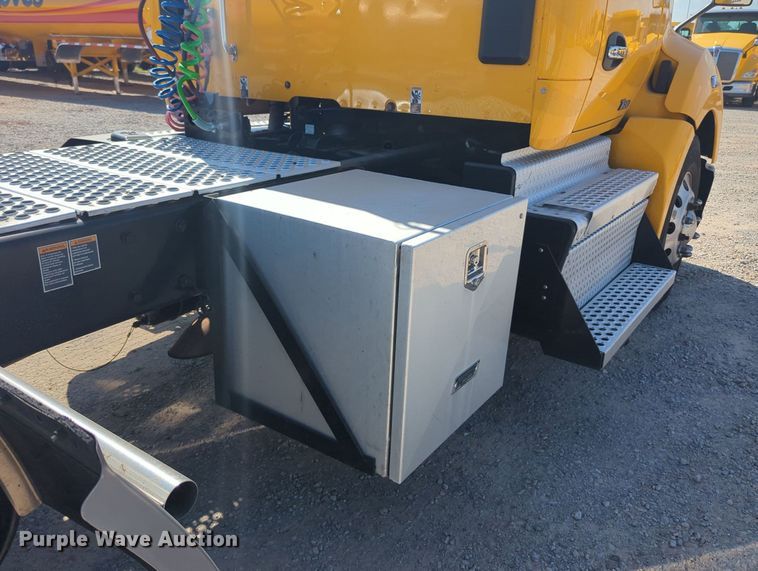 image for item MY9958 2019 Kenworth T680 semi truck