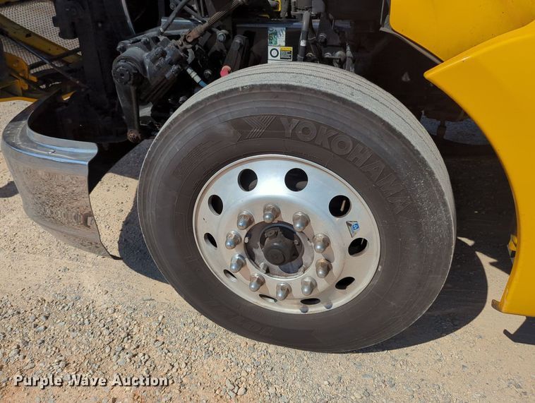 image for item MY9958 2019 Kenworth T680 semi truck