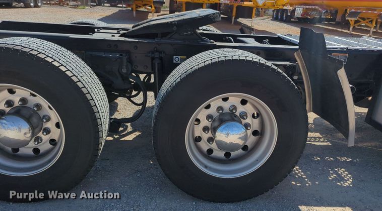 image for item MY9958 2019 Kenworth T680 semi truck