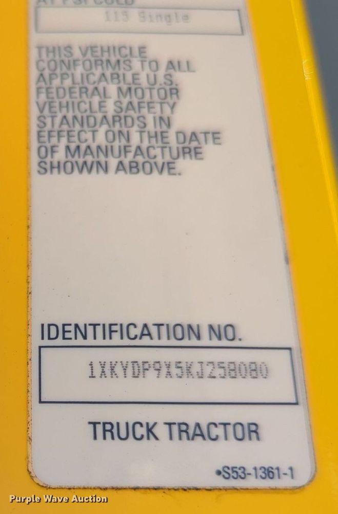 image for item MY9958 2019 Kenworth T680 semi truck