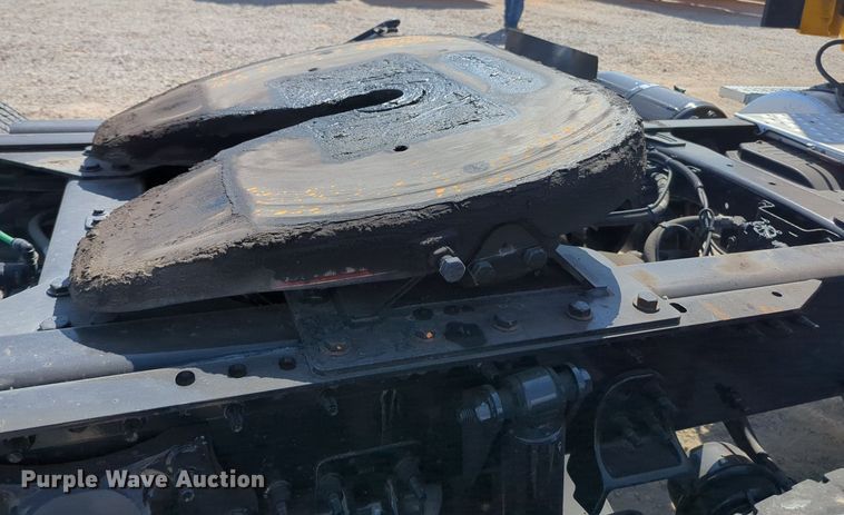 image for item MY9959 2018 Freightliner Cascadia semi truck