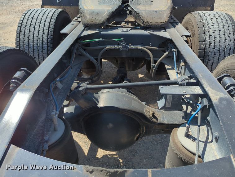 image for item MY9959 2018 Freightliner Cascadia semi truck