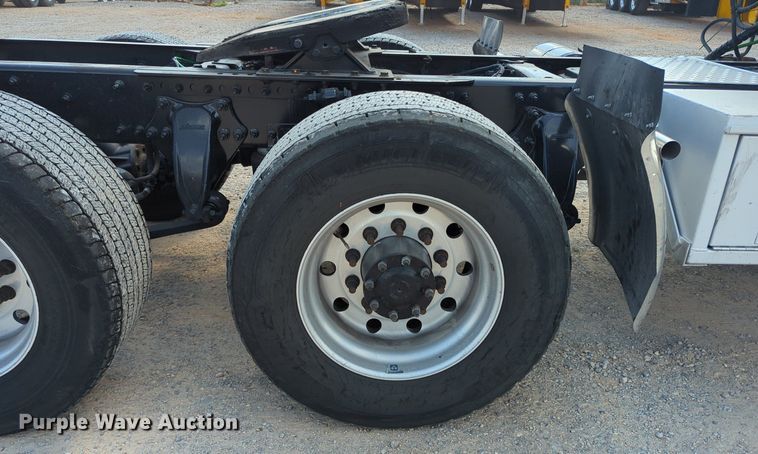 image for item MY9959 2018 Freightliner Cascadia semi truck