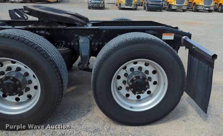 image for item MY9959 2018 Freightliner Cascadia semi truck