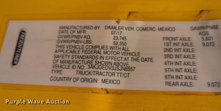 image for item MY9959 2018 Freightliner Cascadia semi truck