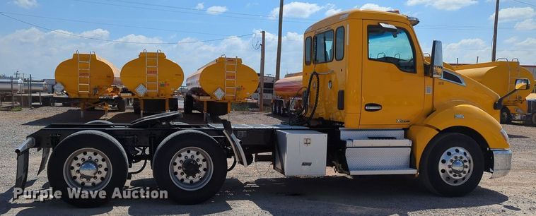 image for item MY9960 2019 Kenworth T680 semi truck