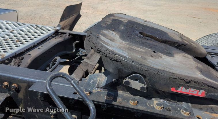 image for item MY9960 2019 Kenworth T680 semi truck