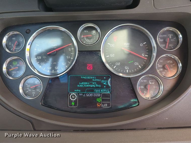 image for item MY9960 2019 Kenworth T680 semi truck