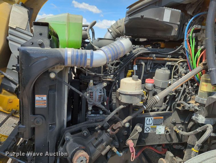 image for item MY9960 2019 Kenworth T680 semi truck