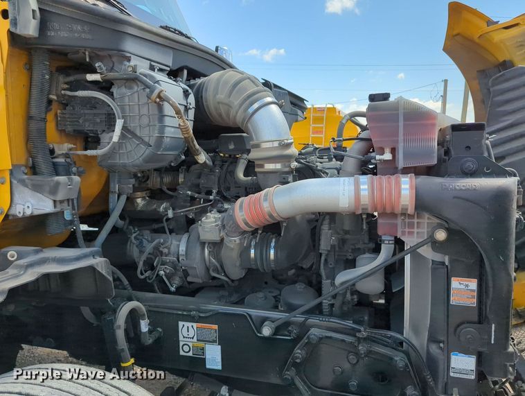 image for item MY9960 2019 Kenworth T680 semi truck