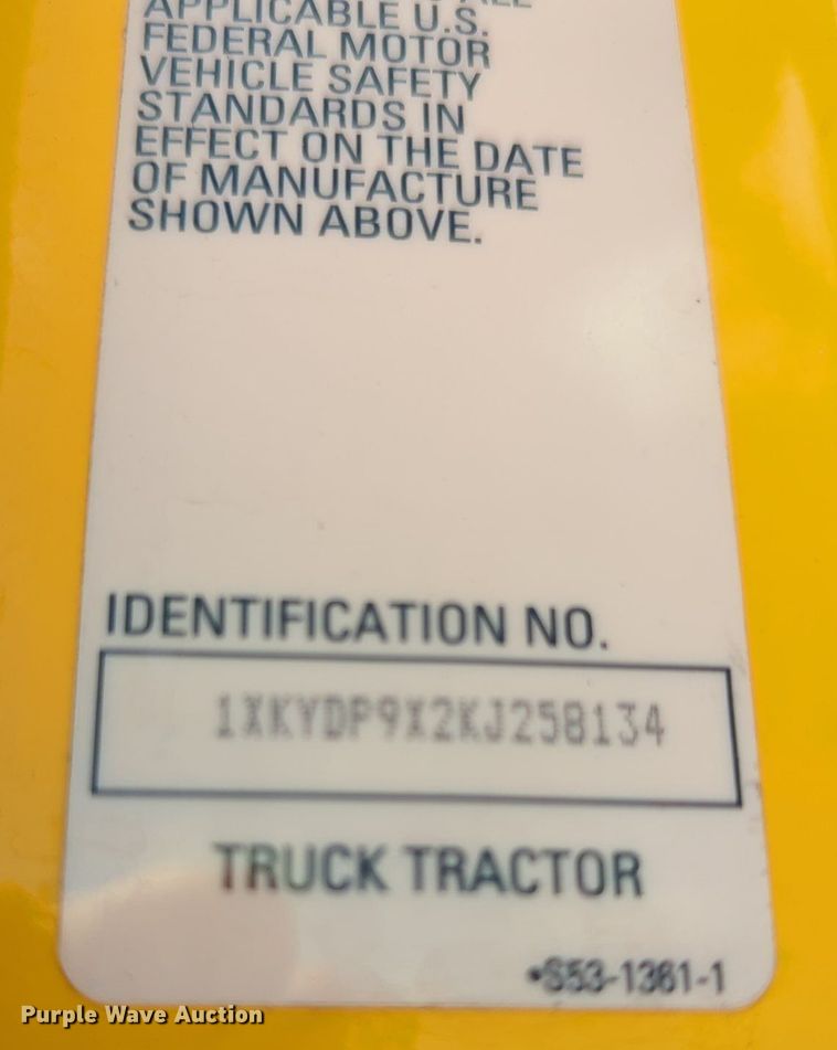 image for item MY9960 2019 Kenworth T680 semi truck