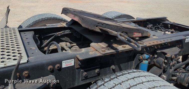 image for item MY9961 2019 Kenworth T680  semi truck