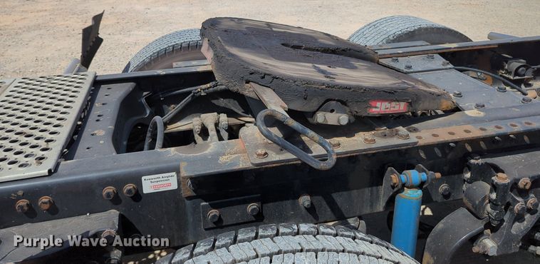 image for item MY9961 2019 Kenworth T680  semi truck